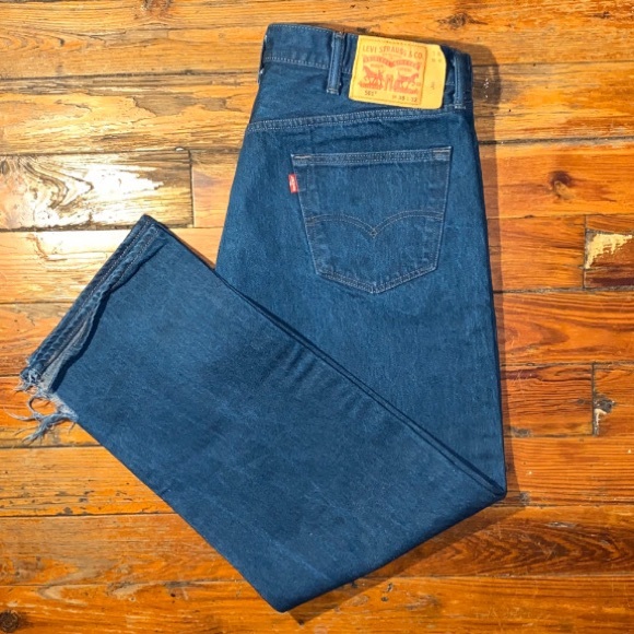 white levi 501 button fly jeans